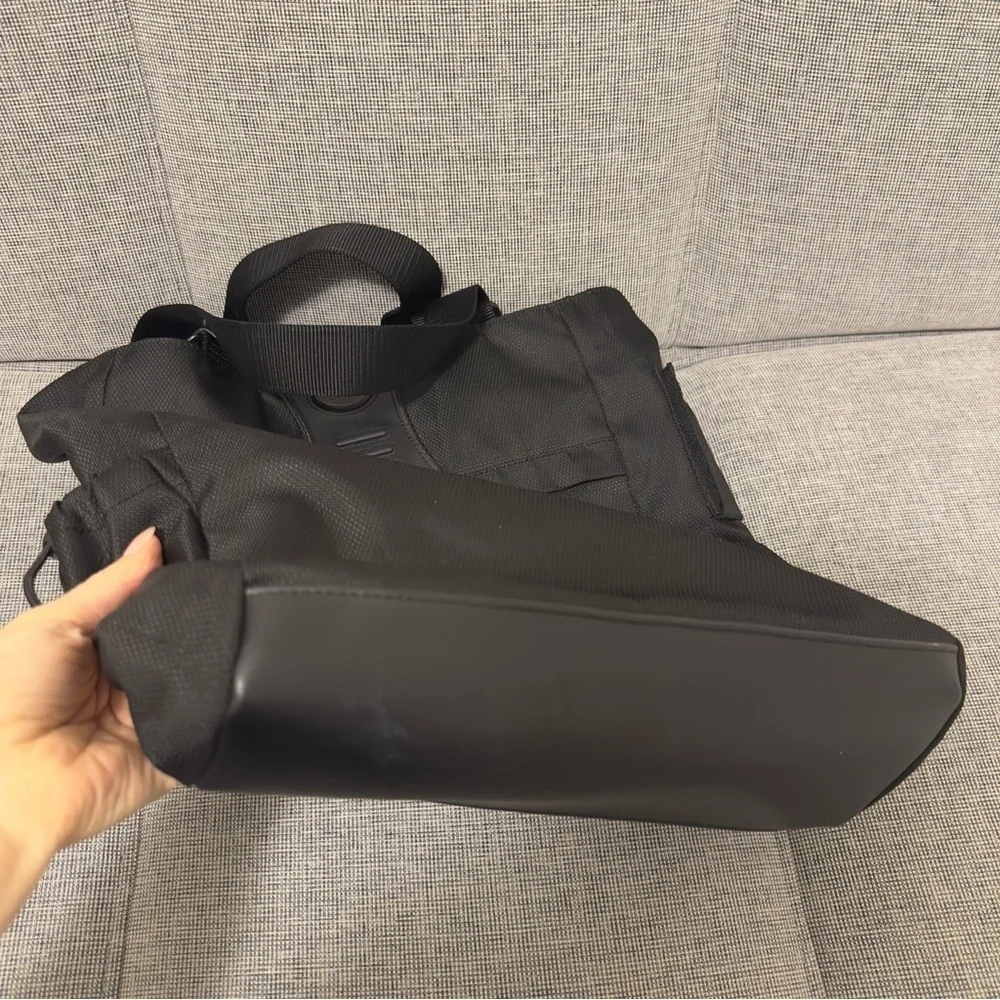 Tumi Black Tote Bag - Picture 4 of 10
